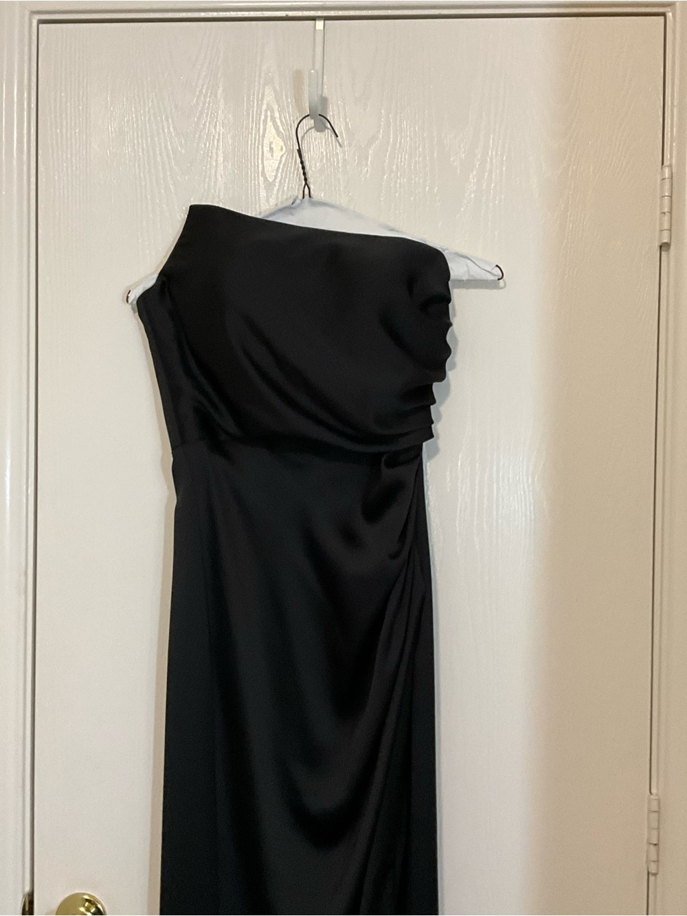 Chic Black One-Shoulder Evening Dress - Picture 3 of 3